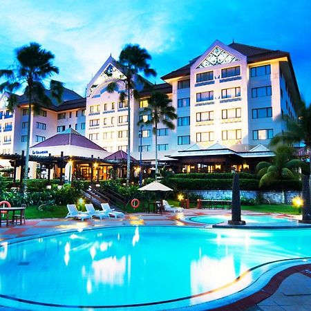 Le Grandeur Hotel Balikpapan מראה חיצוני תמונה