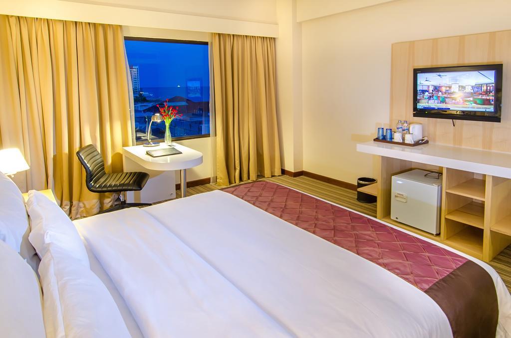Le Grandeur Hotel Balikpapan חדר תמונה