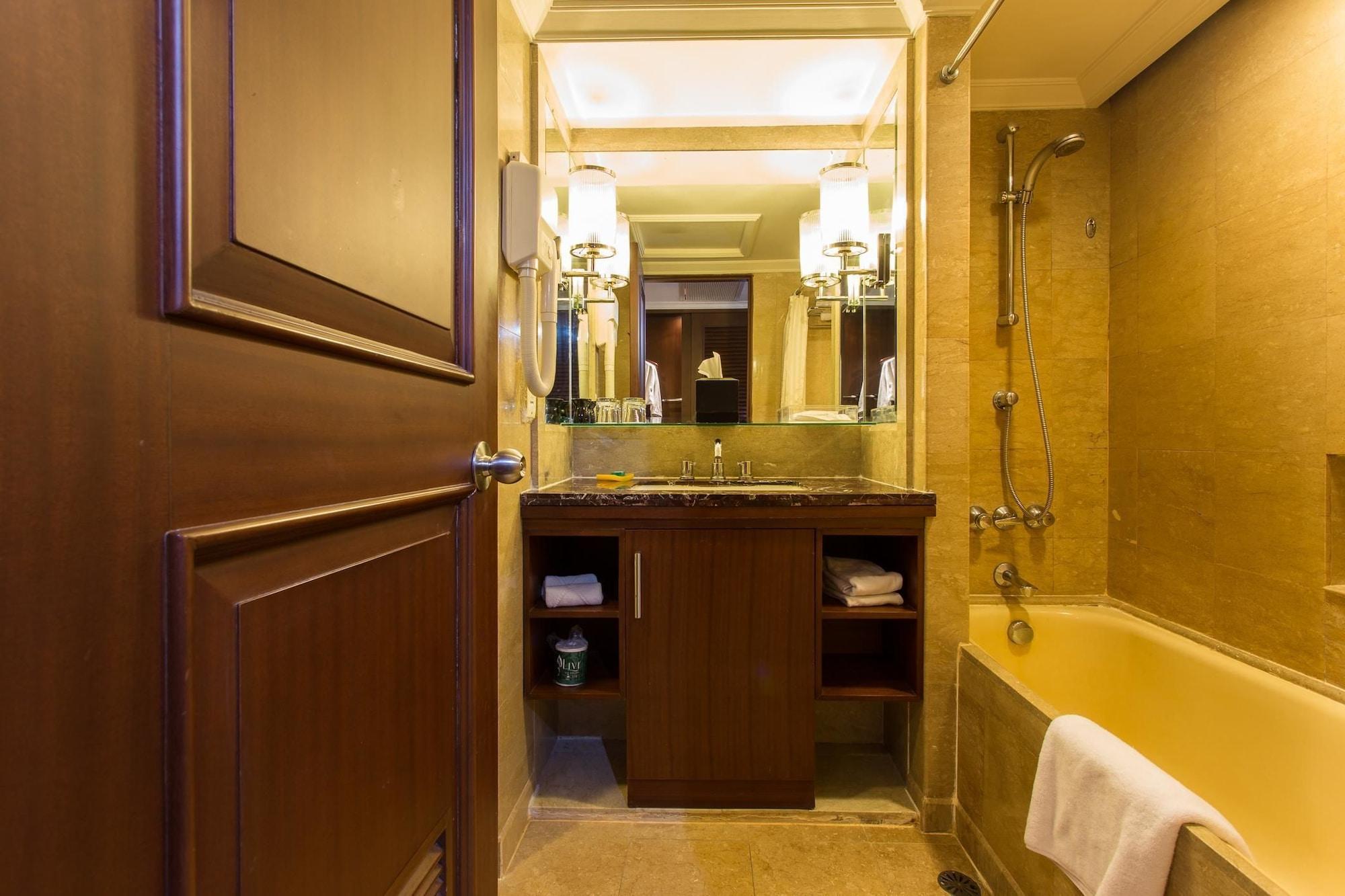 Le Grandeur Hotel Balikpapan מראה חיצוני תמונה