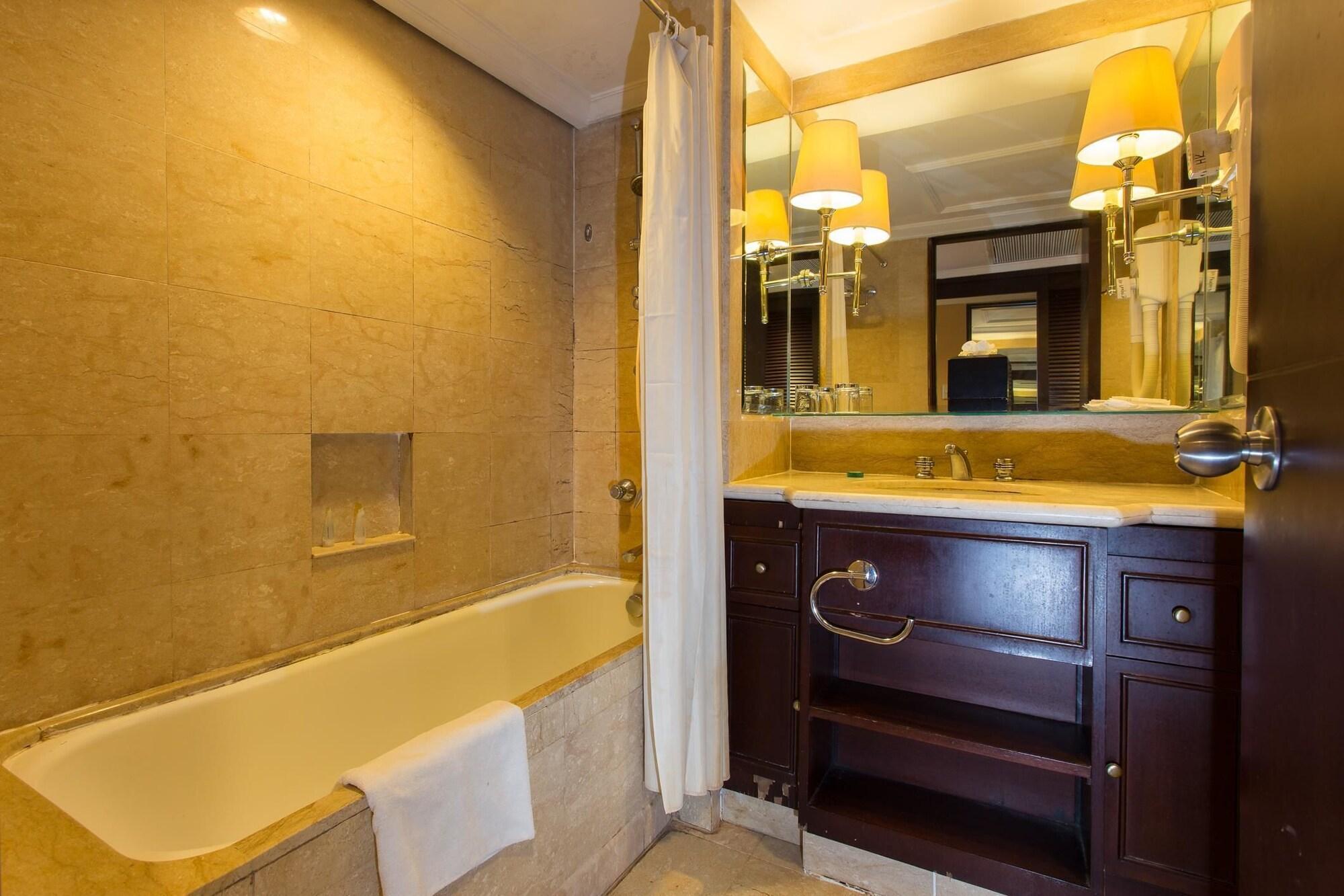 Le Grandeur Hotel Balikpapan מראה חיצוני תמונה