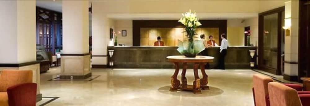 Le Grandeur Hotel Balikpapan מראה חיצוני תמונה