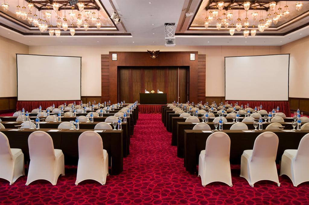 Le Grandeur Hotel Balikpapan מראה חיצוני תמונה
