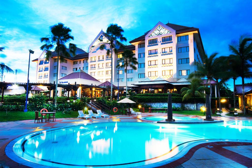 Le Grandeur Hotel Balikpapan מראה חיצוני תמונה