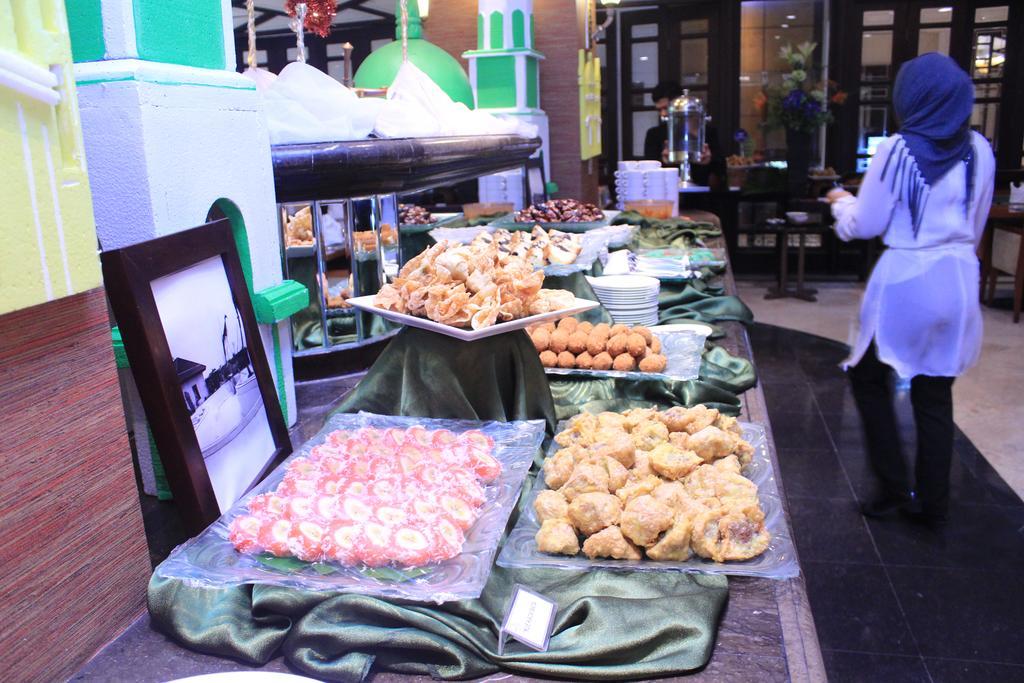 Le Grandeur Hotel Balikpapan מראה חיצוני תמונה
