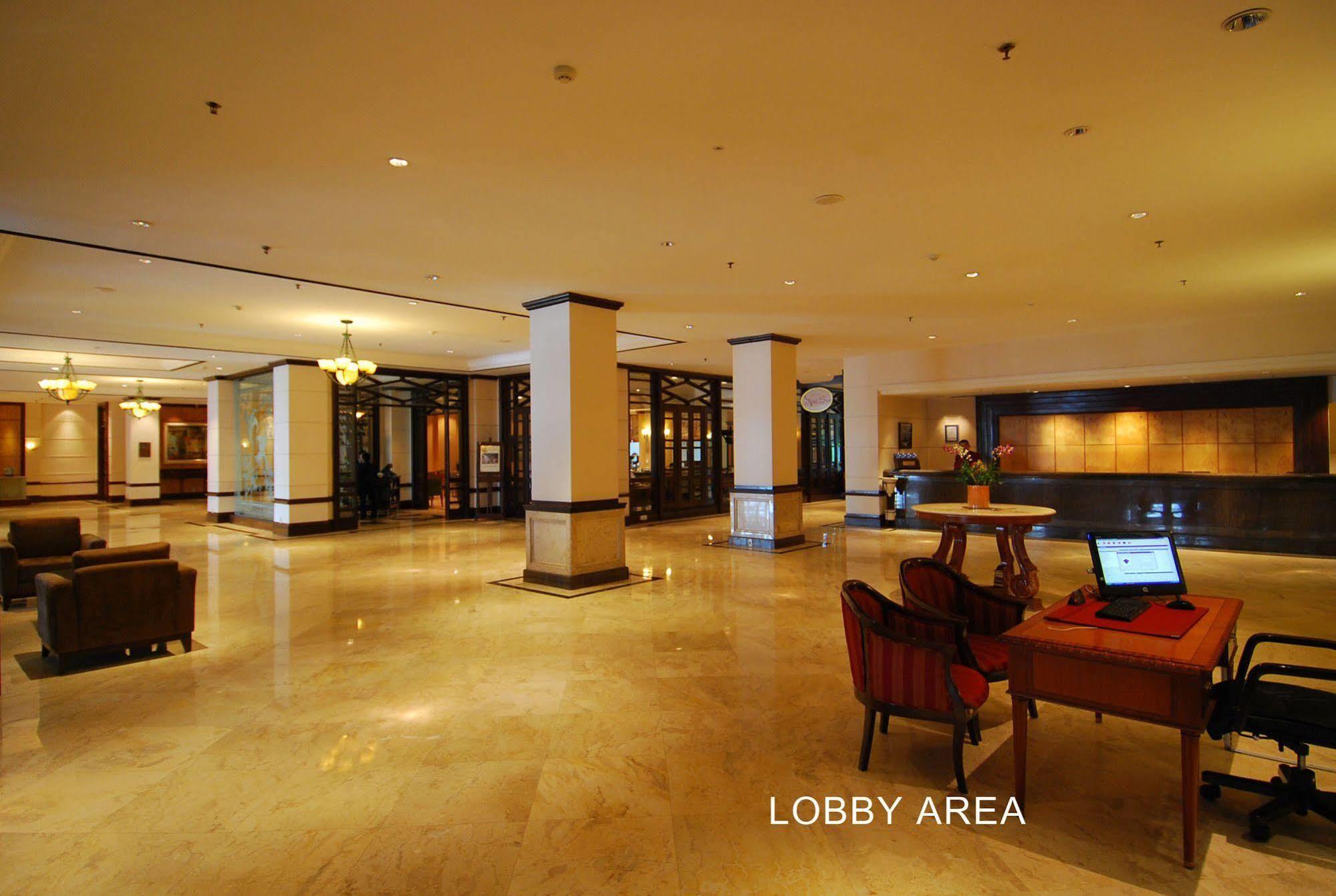 Le Grandeur Hotel Balikpapan מראה חיצוני תמונה