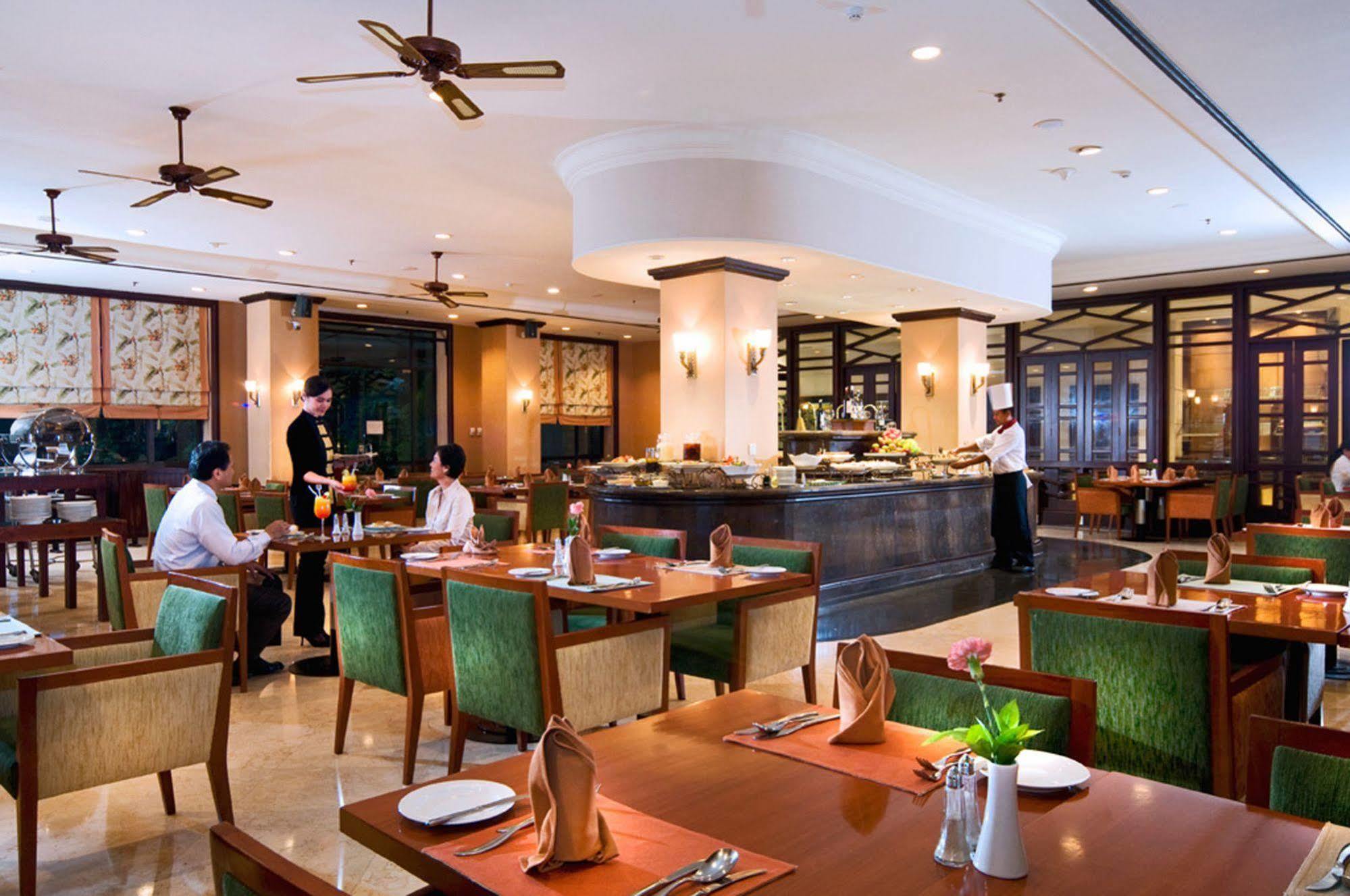 Le Grandeur Hotel Balikpapan מראה חיצוני תמונה