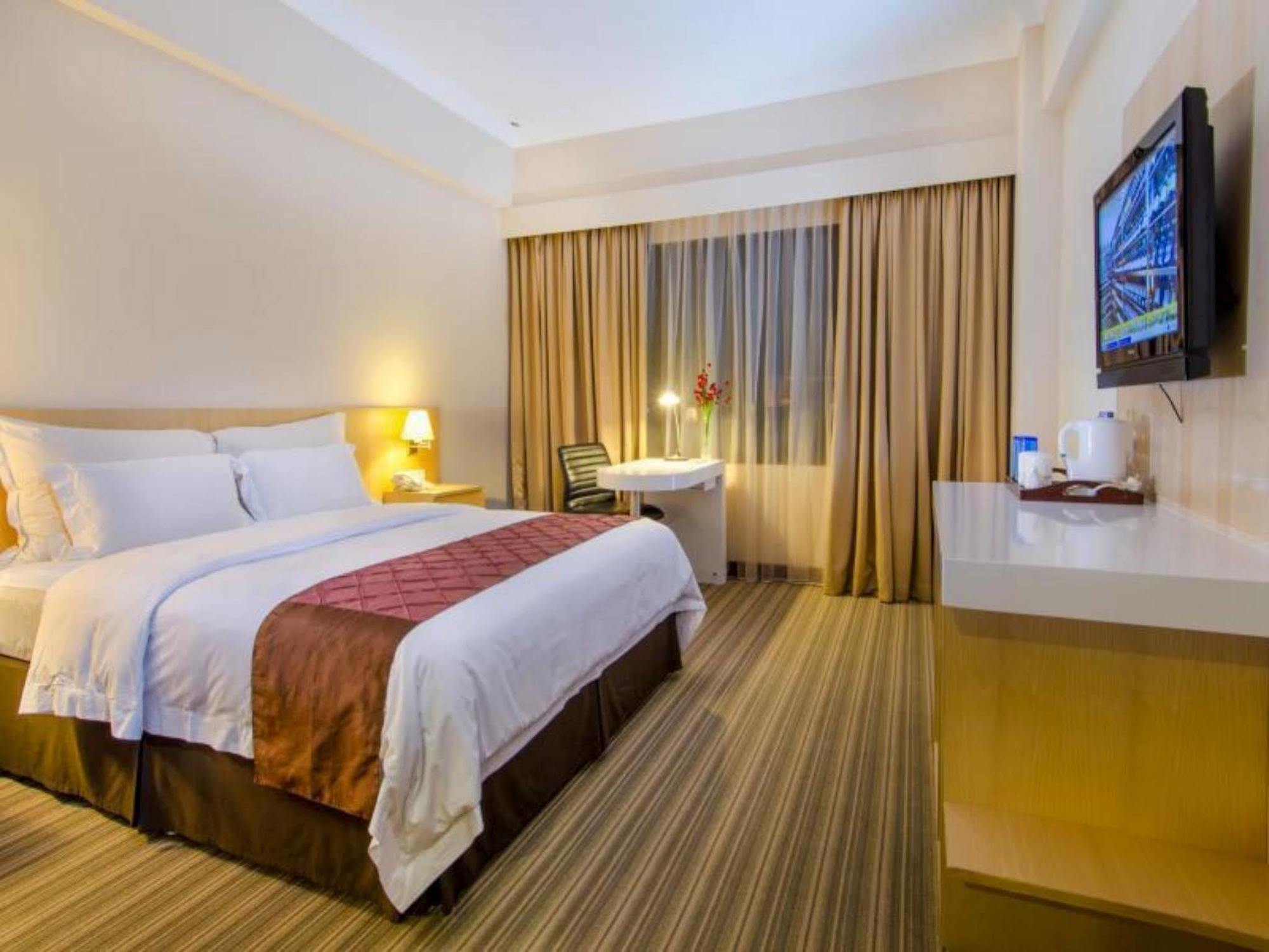 Le Grandeur Hotel Balikpapan מראה חיצוני תמונה