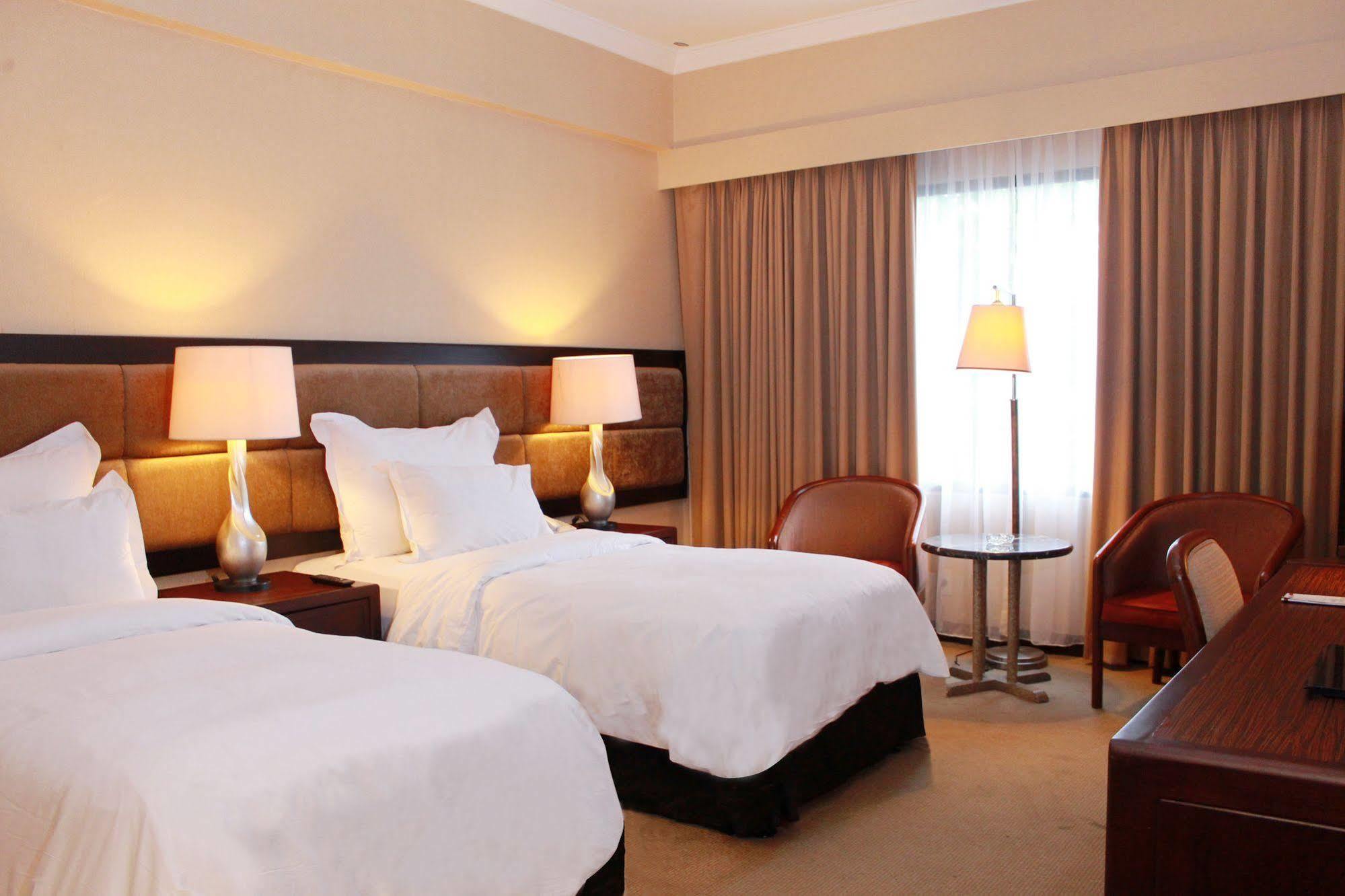 Le Grandeur Hotel Balikpapan מראה חיצוני תמונה