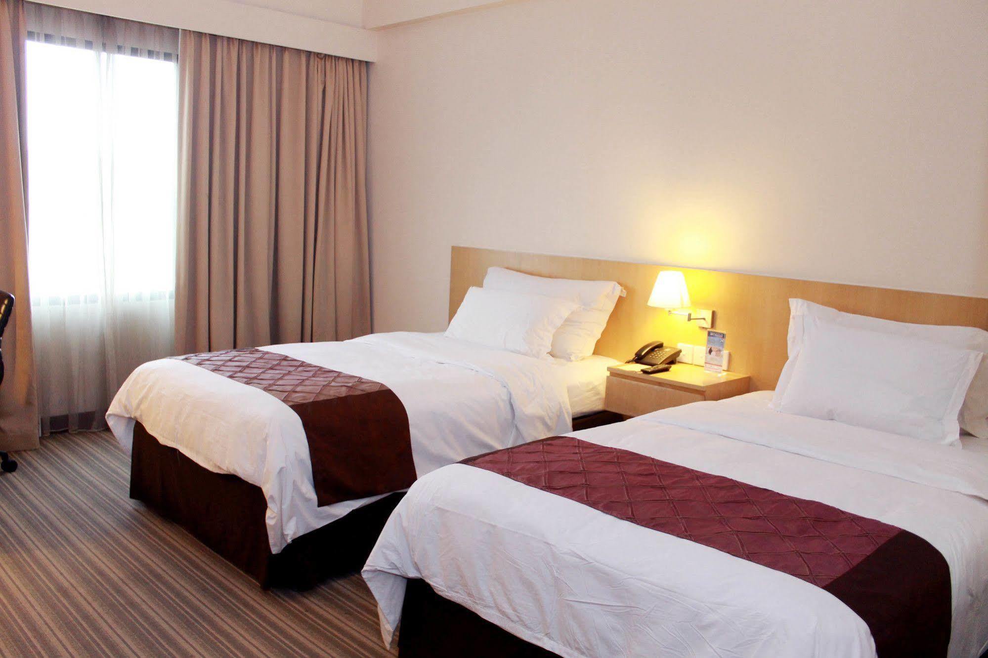 Le Grandeur Hotel Balikpapan מראה חיצוני תמונה
