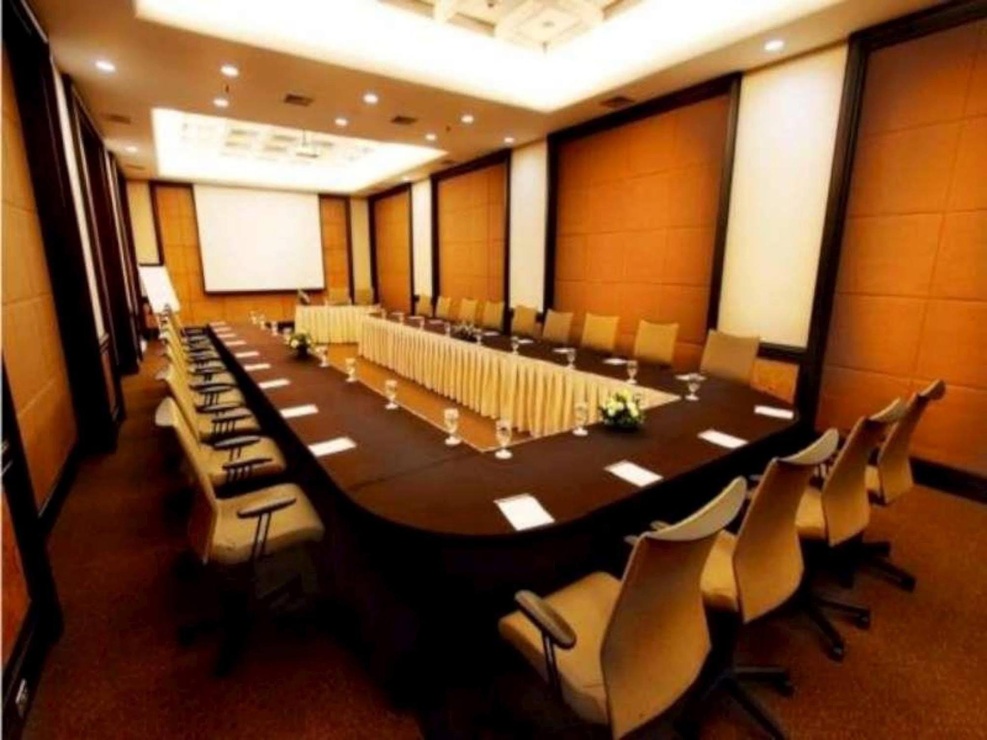 Le Grandeur Hotel Balikpapan מראה חיצוני תמונה