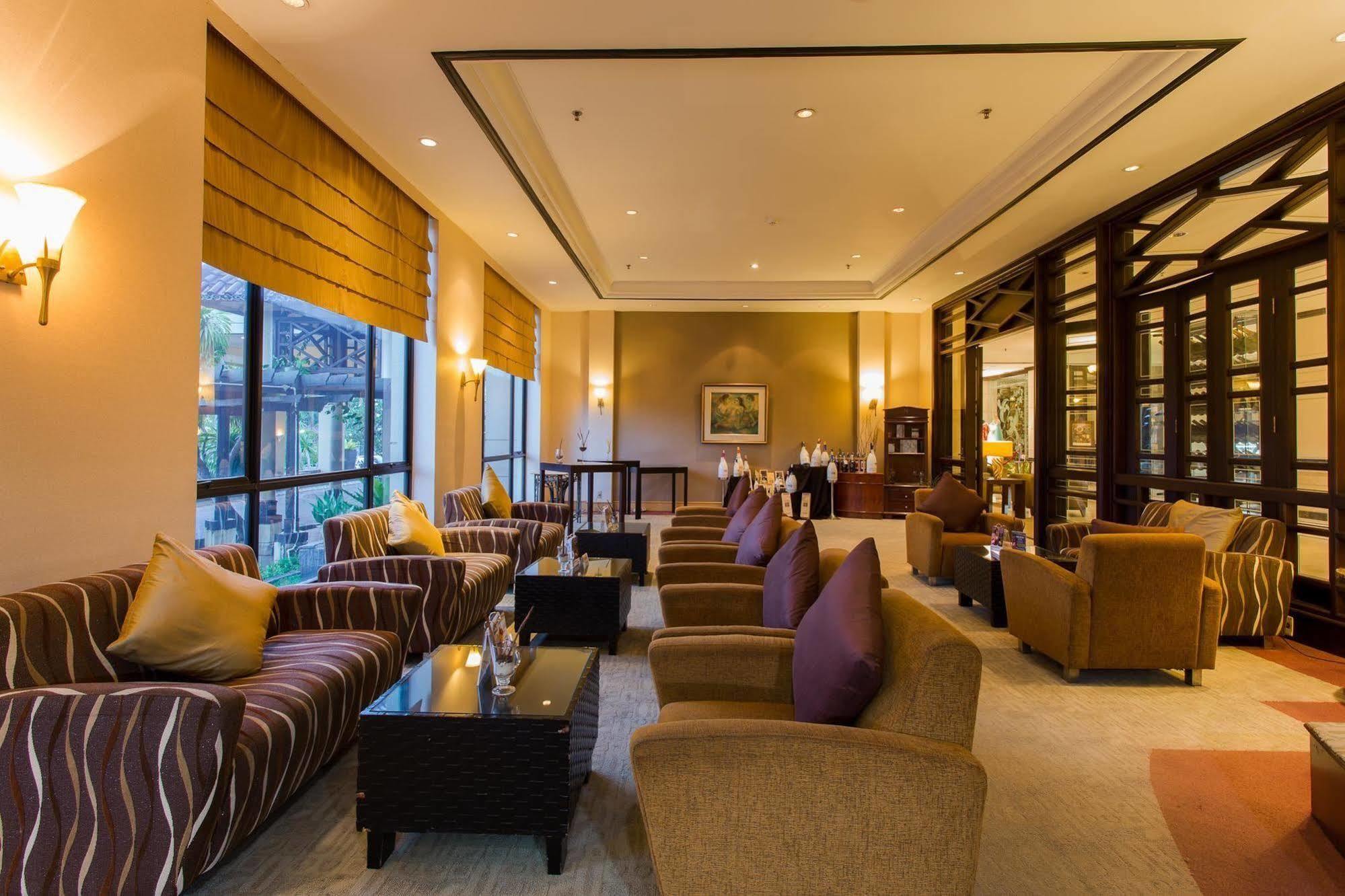 Le Grandeur Hotel Balikpapan מראה חיצוני תמונה