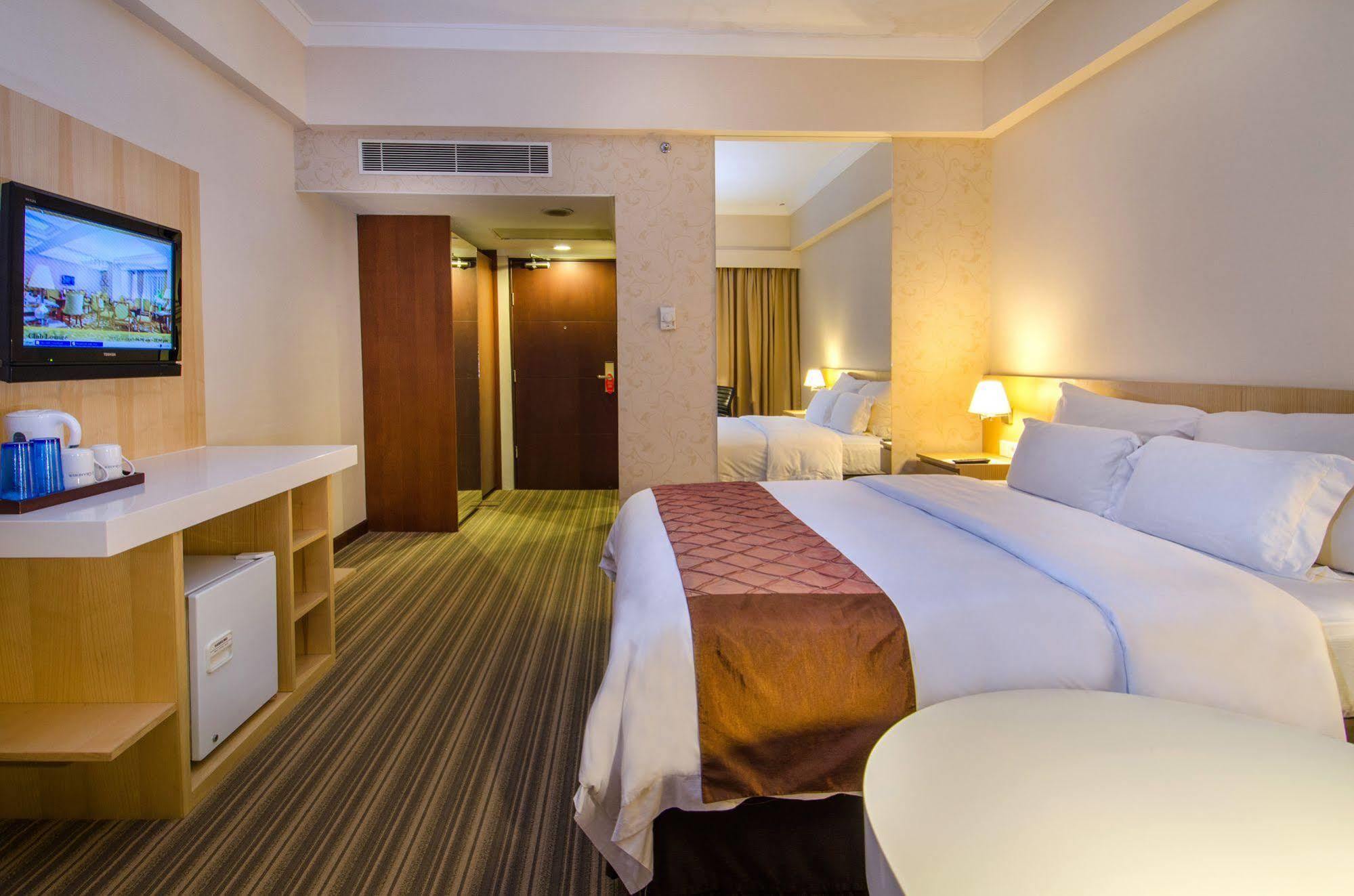 Le Grandeur Hotel Balikpapan מראה חיצוני תמונה